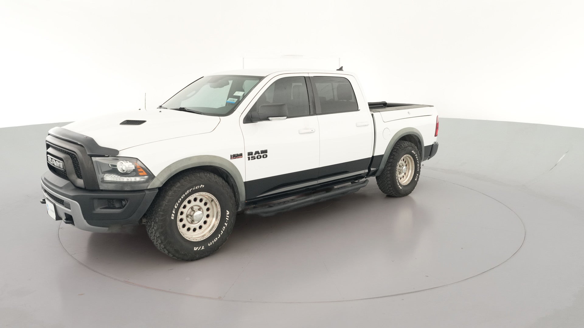 2016 Ram 1500 Crew Cab vehicle photo