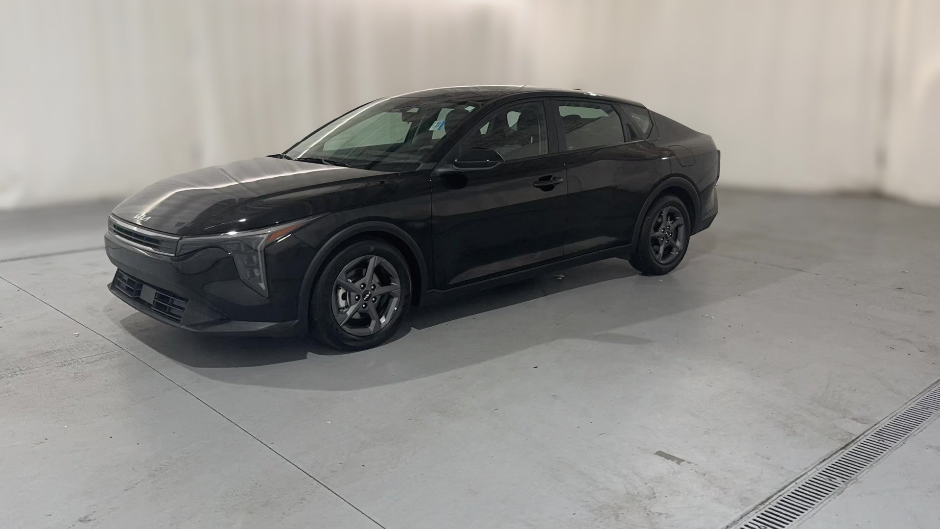 2025 Kia K4 vehicle photo