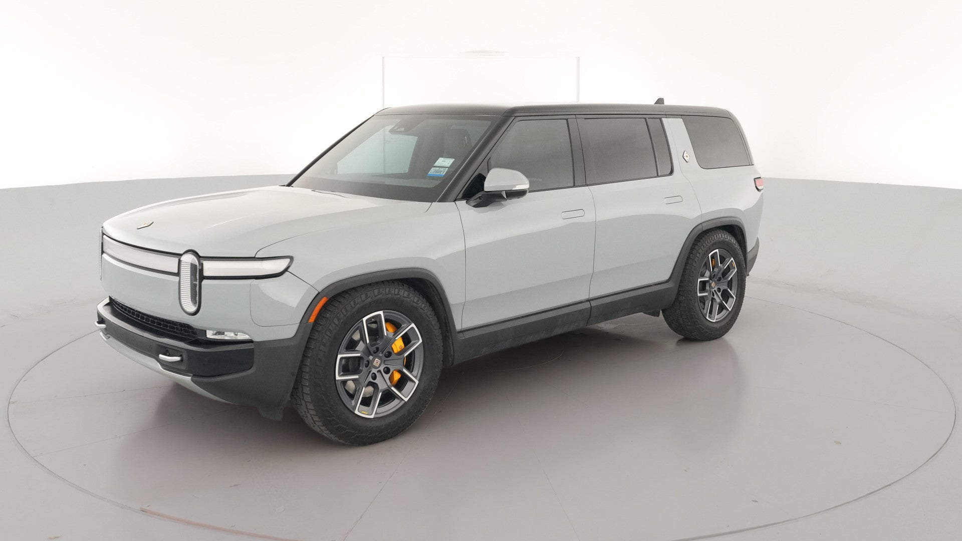 2023 Rivian R1S vehicle photo