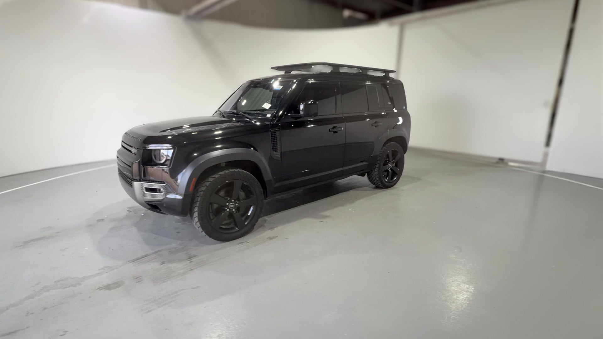 2022 Land Rover Defender 110 vehicle photo