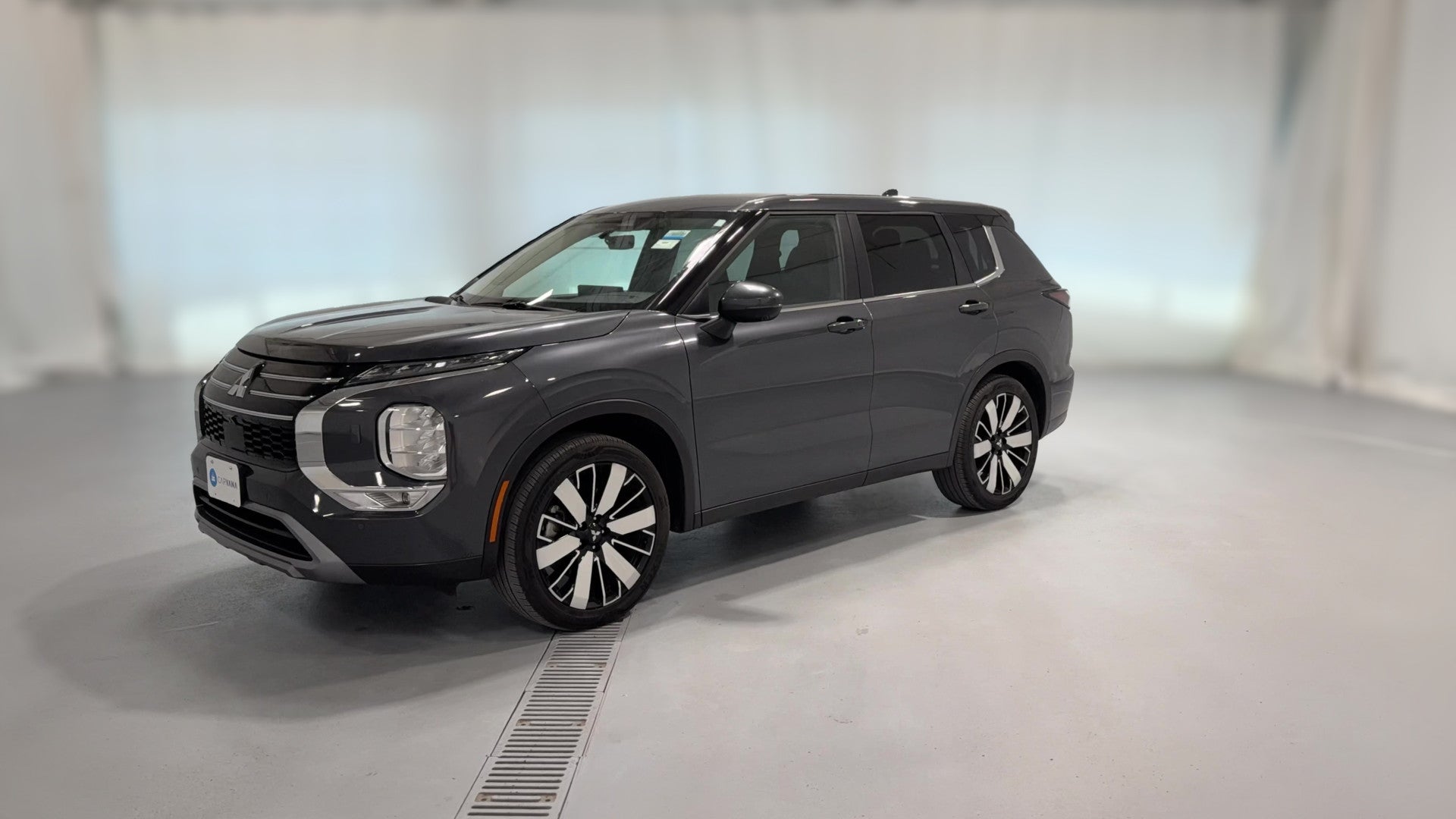 2025 Mitsubishi Outlander vehicle photo