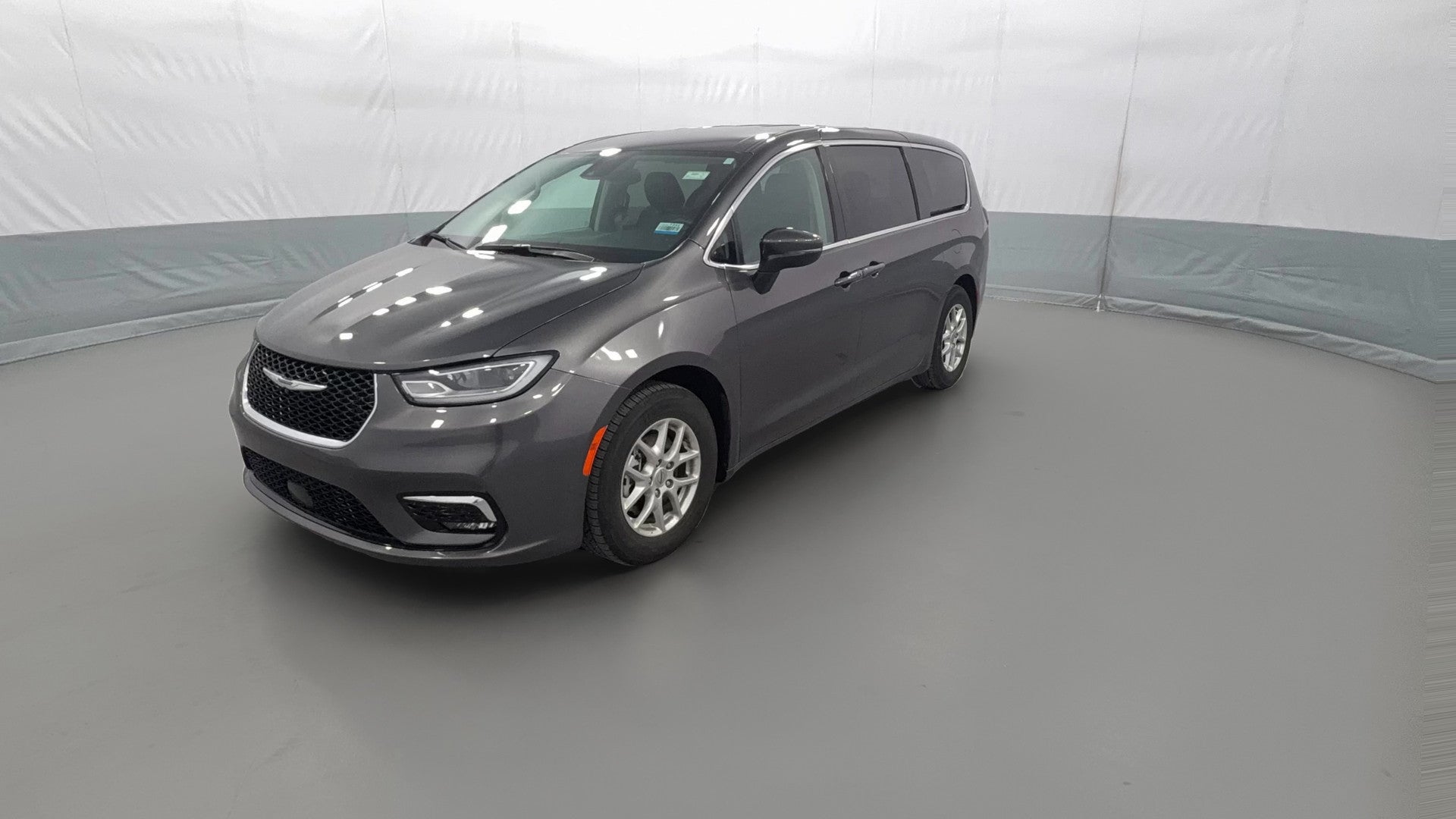 2023 Chrysler Pacifica vehicle photo