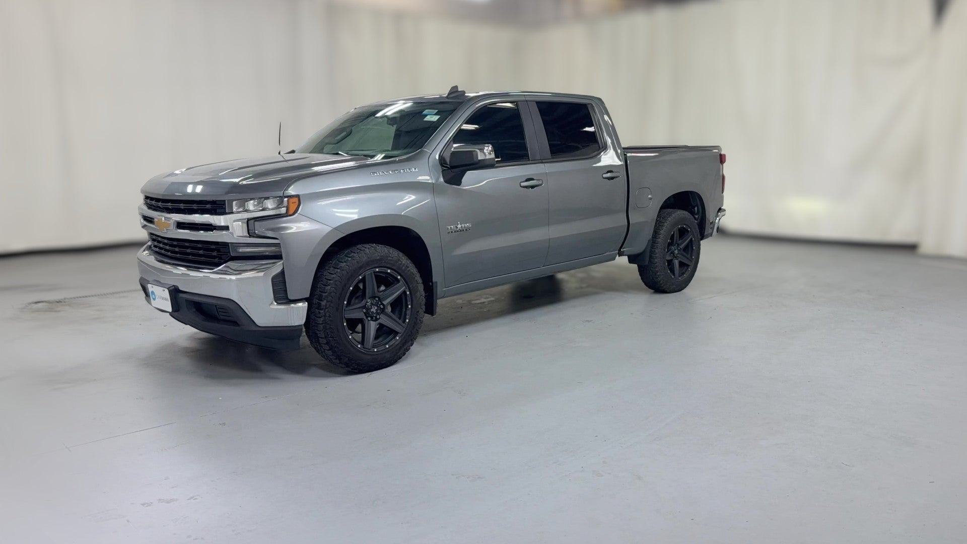 2020 Chevrolet Silverado 1500 Crew Cab vehicle photo