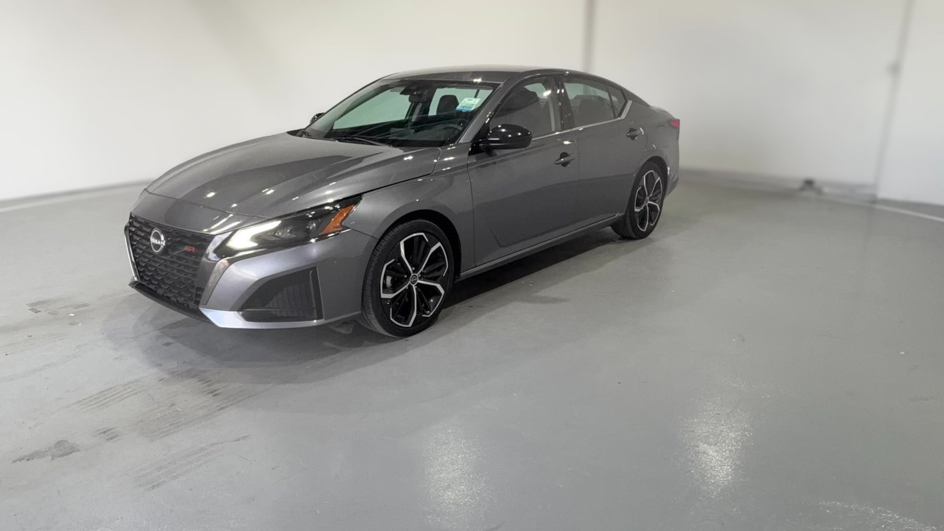 2024 Nissan Altima vehicle photo