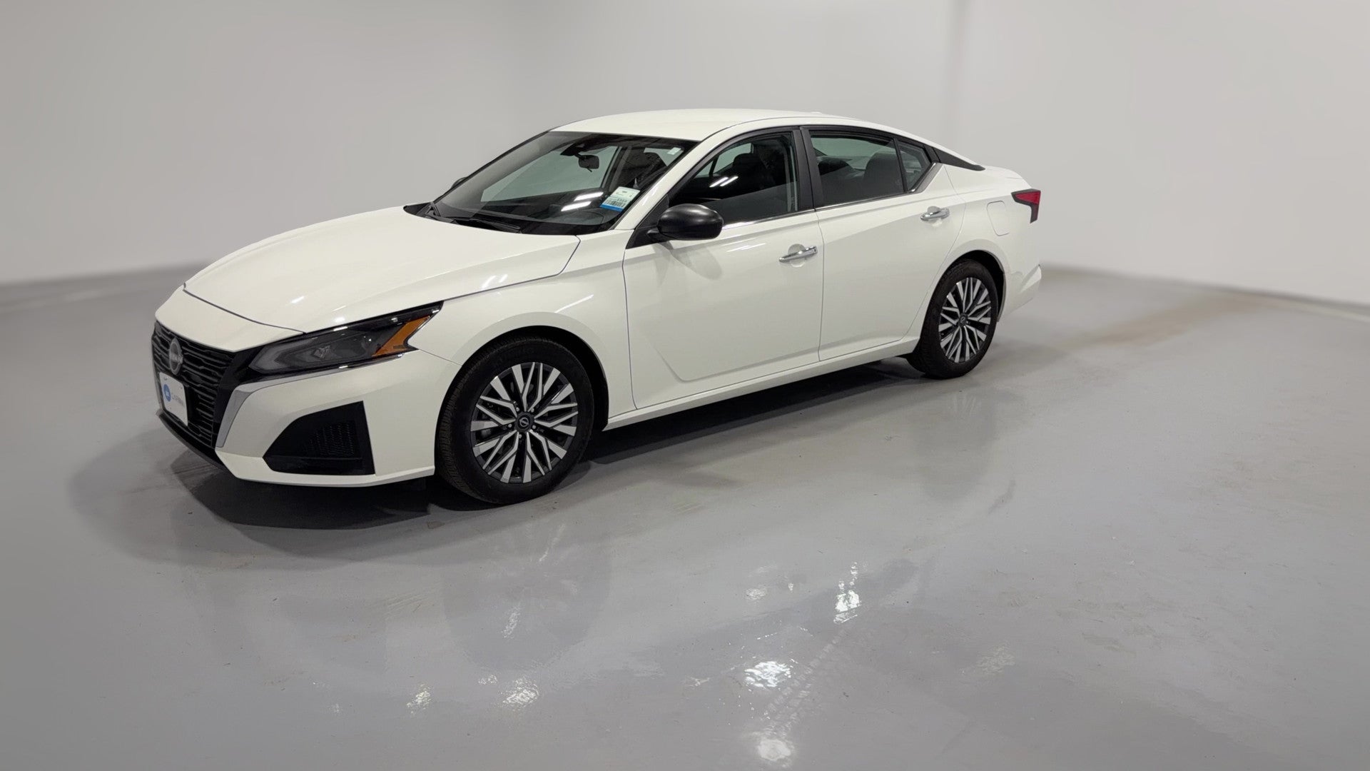 2025 Nissan Altima vehicle photo