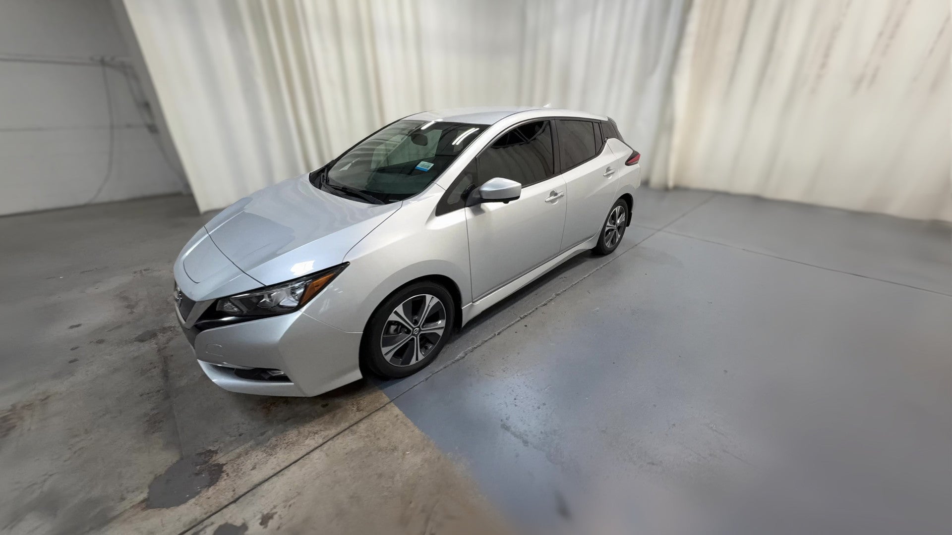 2020 Nissan LEAF vehicle photo
