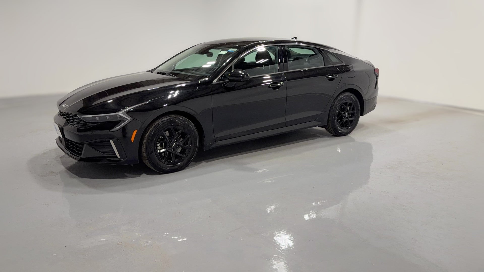 2025 Kia K5 vehicle photo