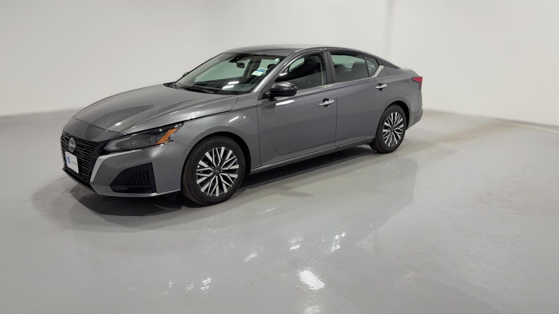 2025 Nissan Altima vehicle photo
