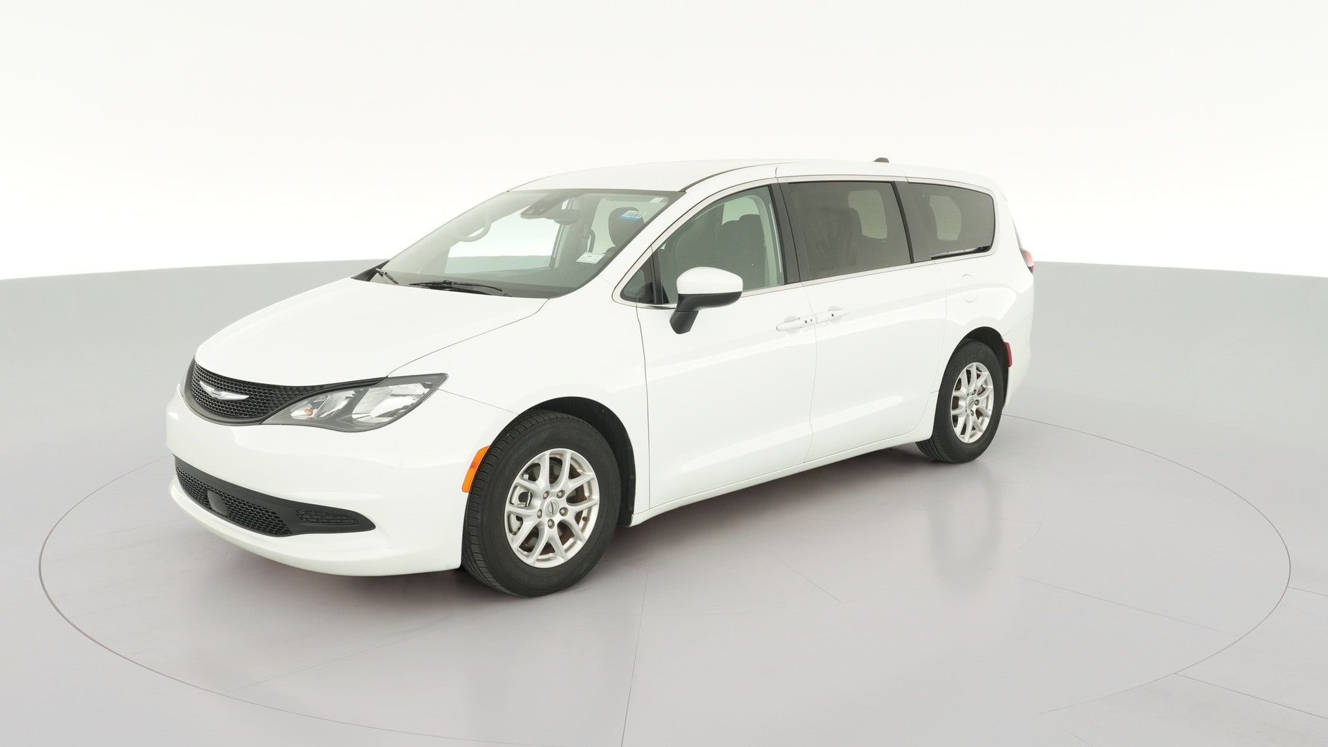 2023 Chrysler Voyager vehicle photo