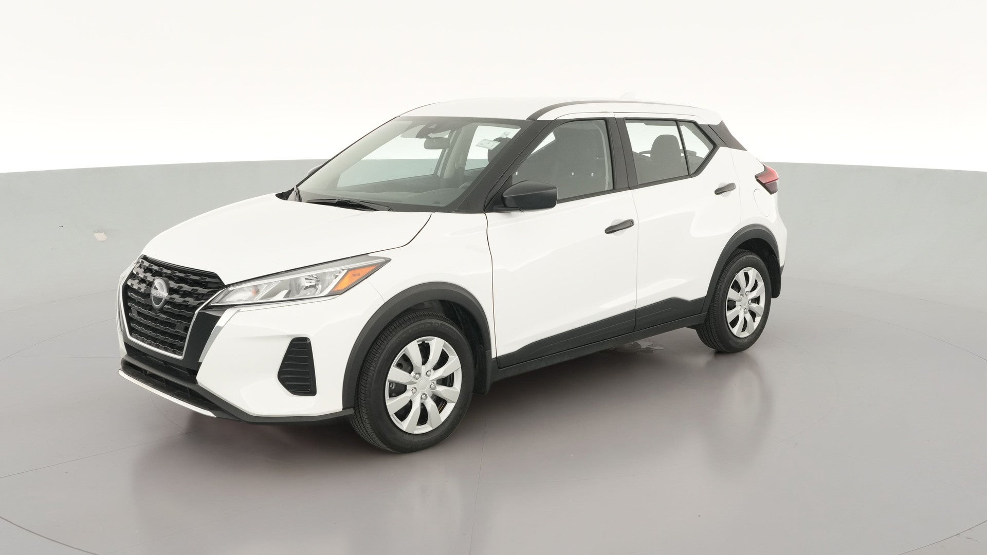 2025 Nissan Kicks Play vehicle photo