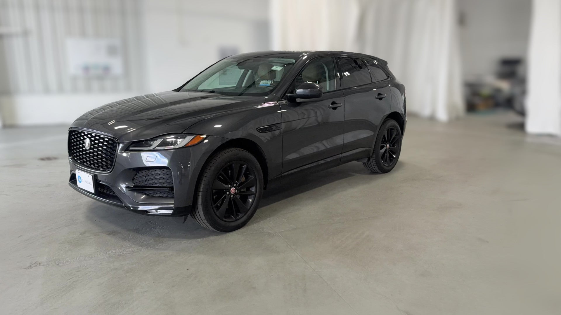 2023 Jaguar F-PACE vehicle photo
