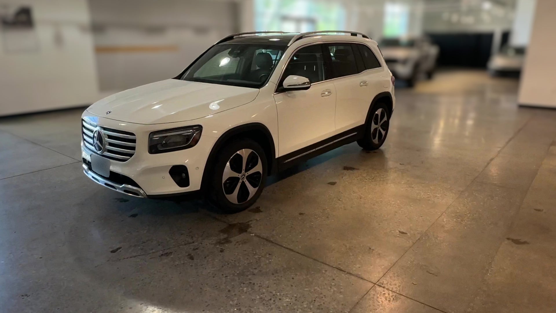 2025 Mercedes-Benz GLB vehicle photo