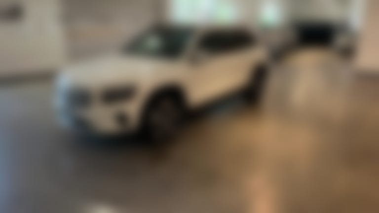2025 Mercedes-Benz GLB vehicle photo
