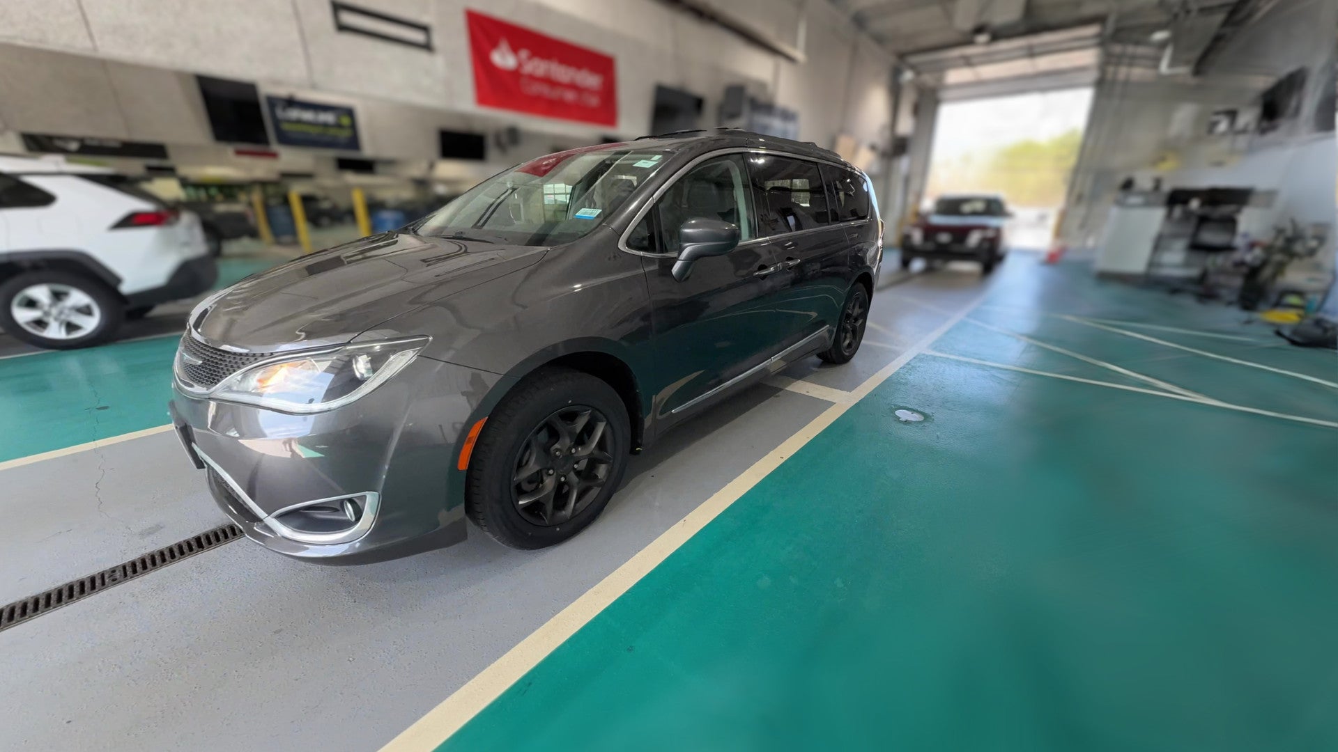 2017 Chrysler Pacifica vehicle photo