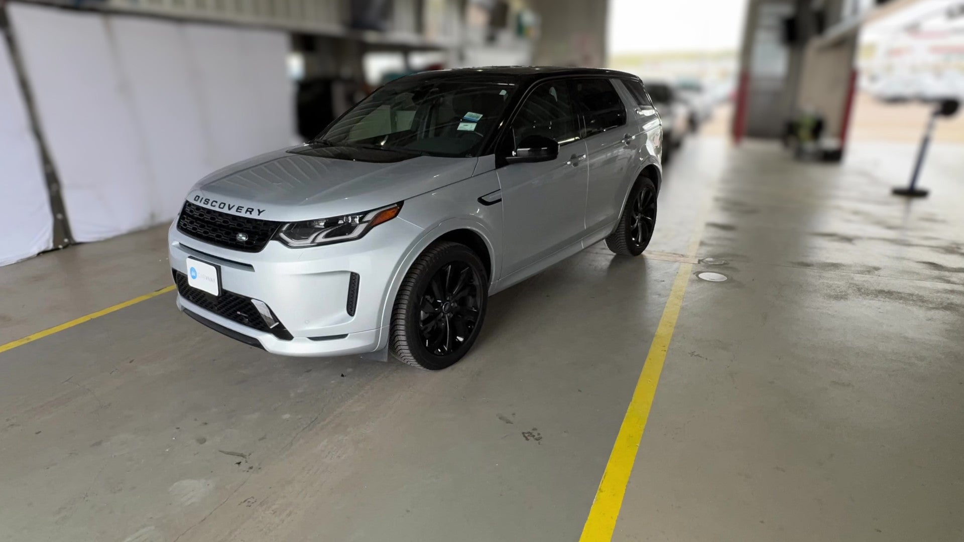 2023 Land Rover Discovery Sport vehicle photo