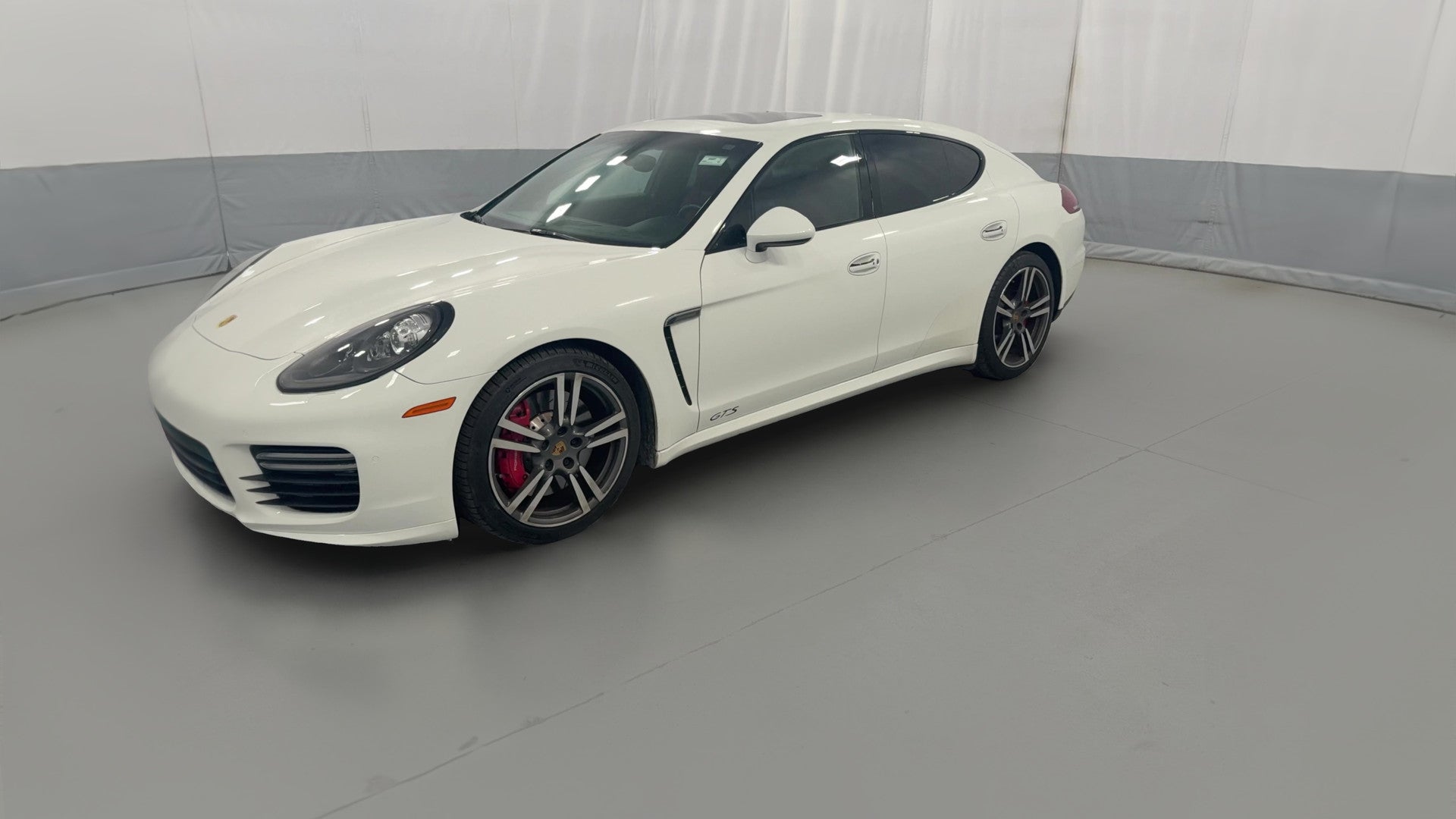 2015 Porsche Panamera vehicle photo