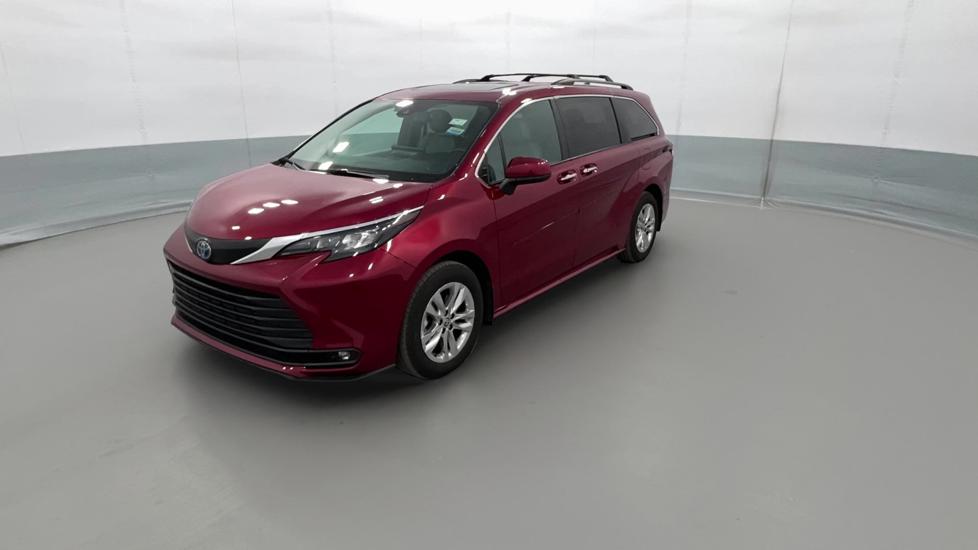 2025 Toyota Sienna vehicle photo