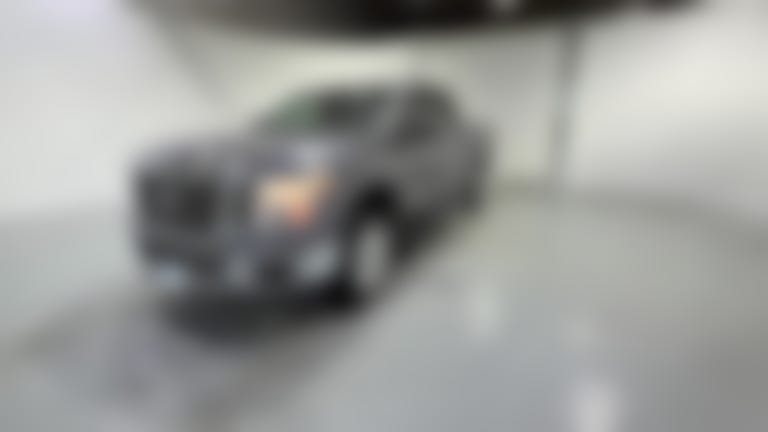 2018 Nissan TITAN XD Crew Cab vehicle photo