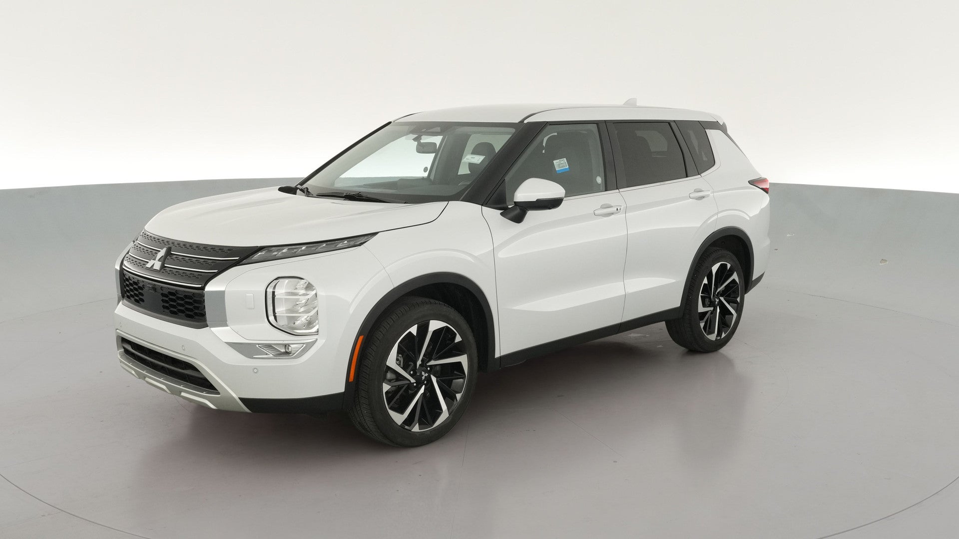 2024 Mitsubishi Outlander vehicle photo