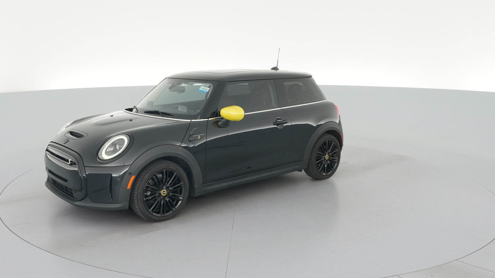 2023 MINI Hardtop 2 Door vehicle photo