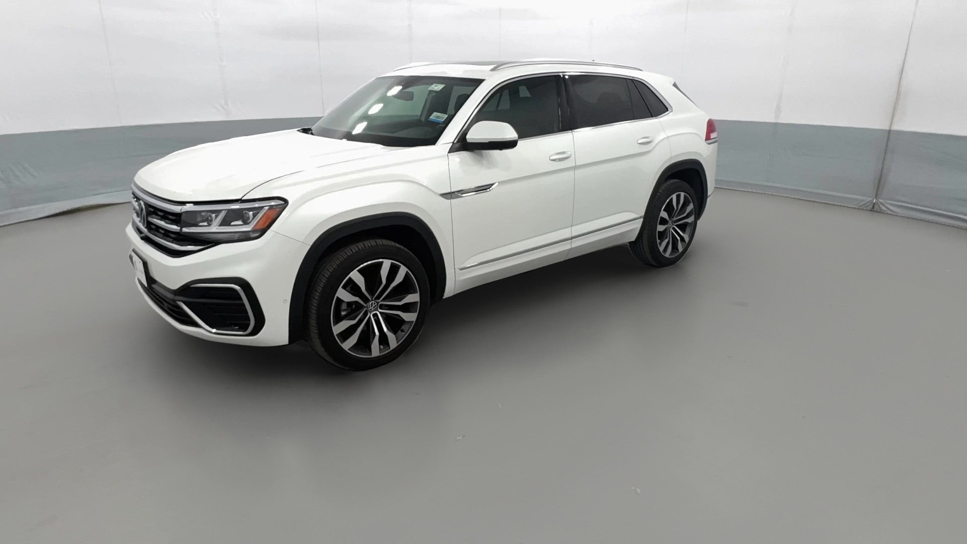 2023 Volkswagen Atlas Cross Sport vehicle photo