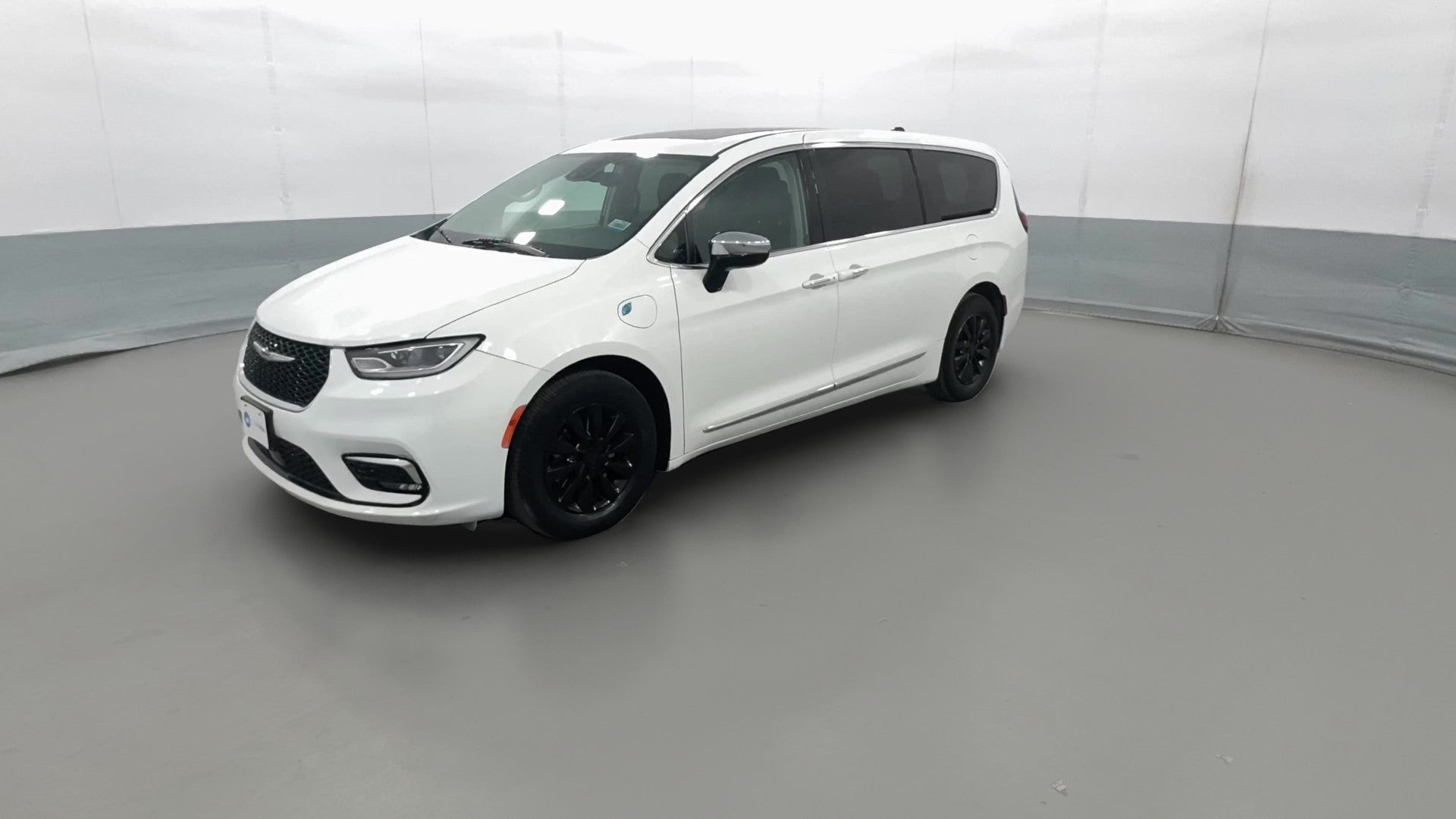 2023 Chrysler Pacifica Hybrid vehicle photo