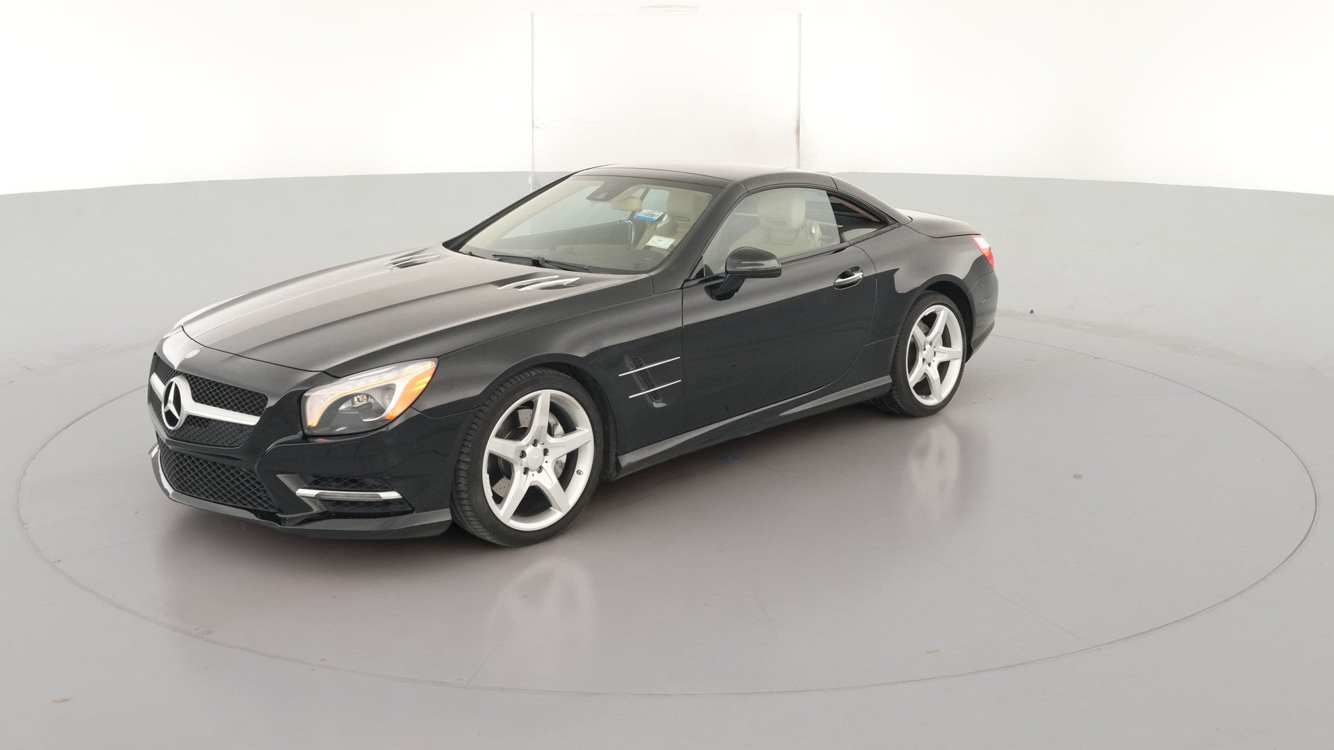 2016 Mercedes-Benz SL vehicle photo