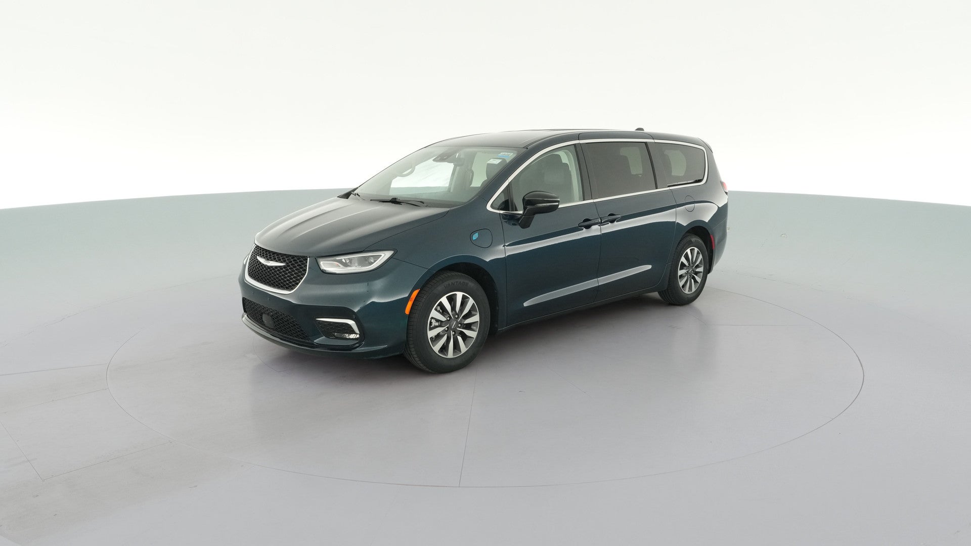 2024 Chrysler Pacifica Hybrid vehicle photo