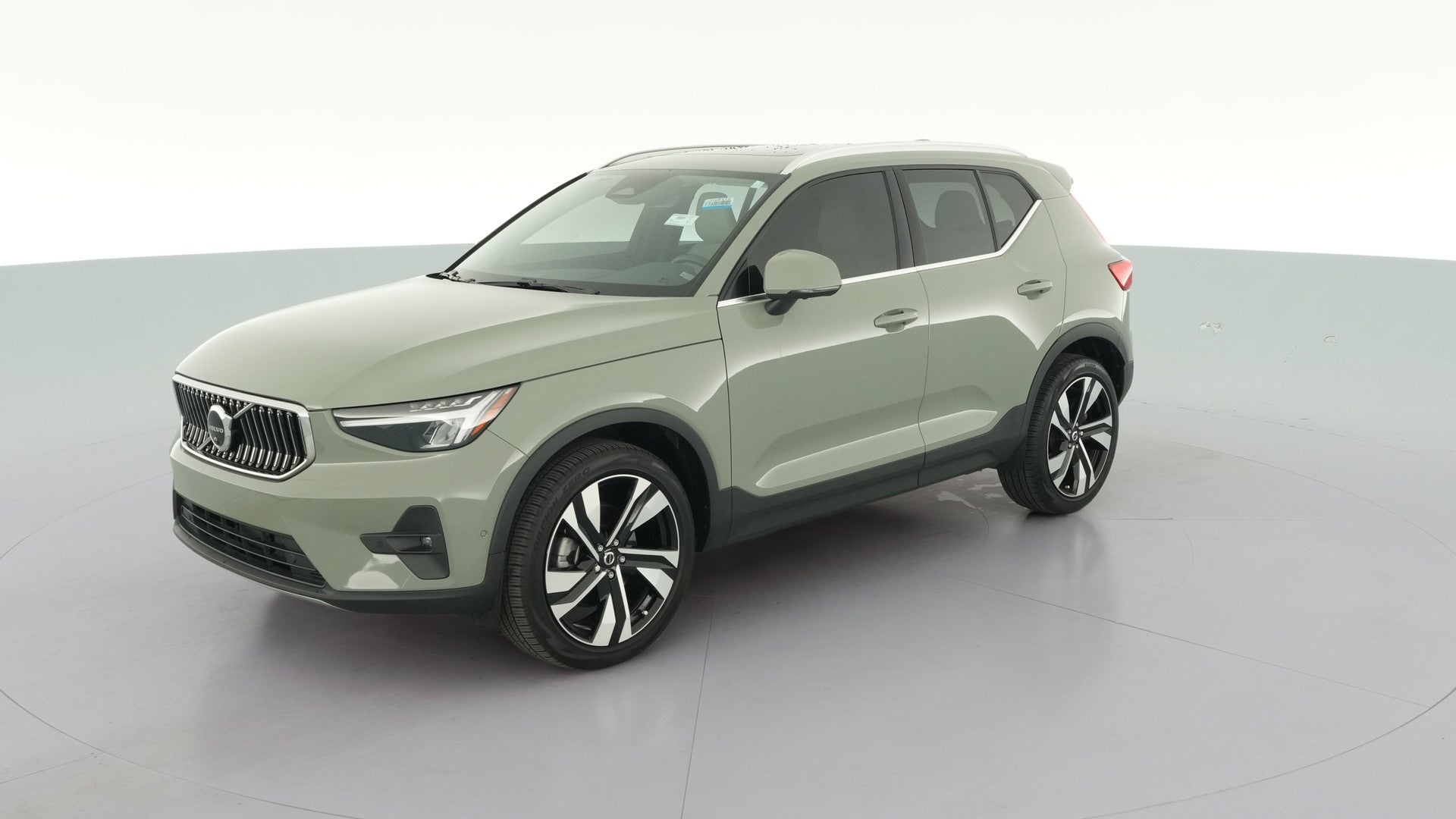 2023 Volvo XC40 vehicle photo