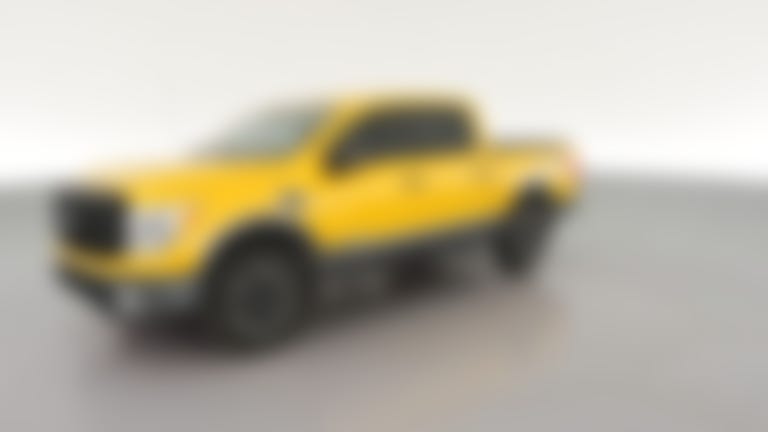 2017 Nissan Titan Crew Cab vehicle photo