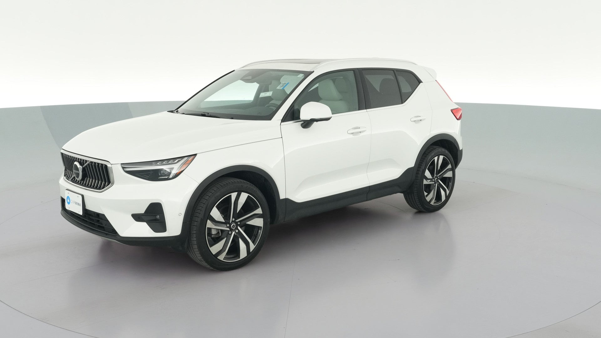2025 Volvo XC40 vehicle photo