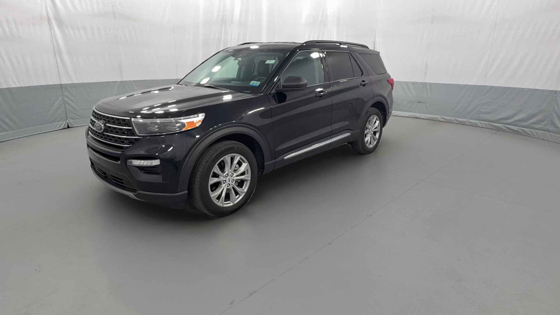 2023 Ford Explorer vehicle photo