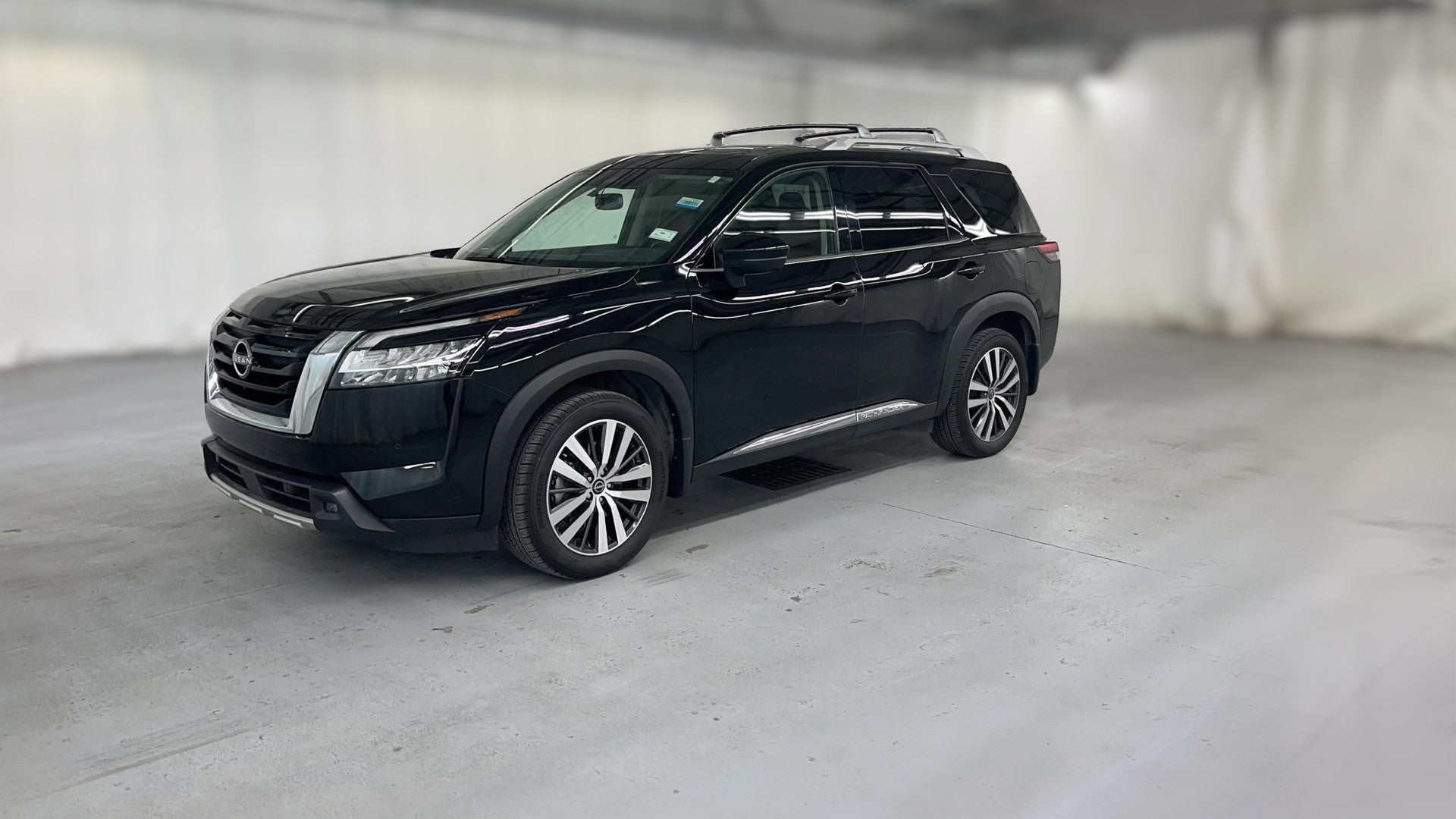 2022 Nissan Pathfinder vehicle photo
