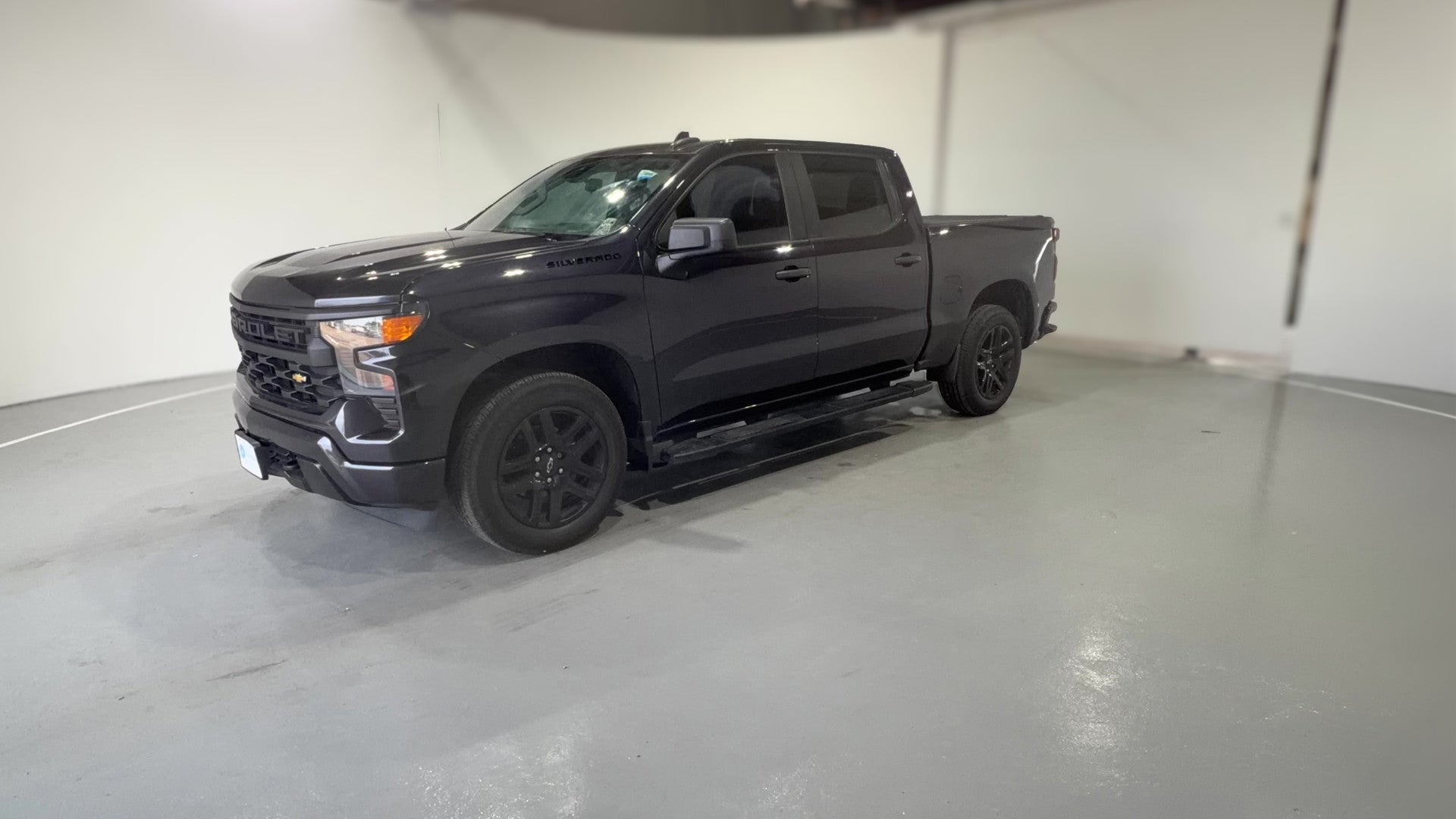 2023 Chevrolet Silverado 1500 Crew Cab vehicle photo