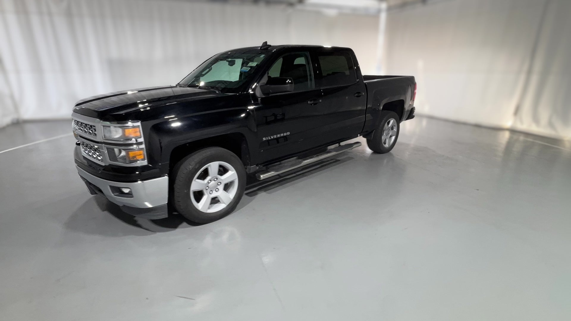 2015 Chevrolet Silverado 1500 Crew Cab vehicle photo