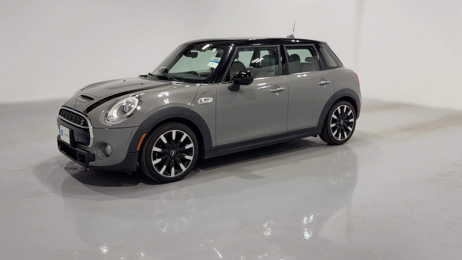 2015 MINI Hardtop 4 Door vehicle photo