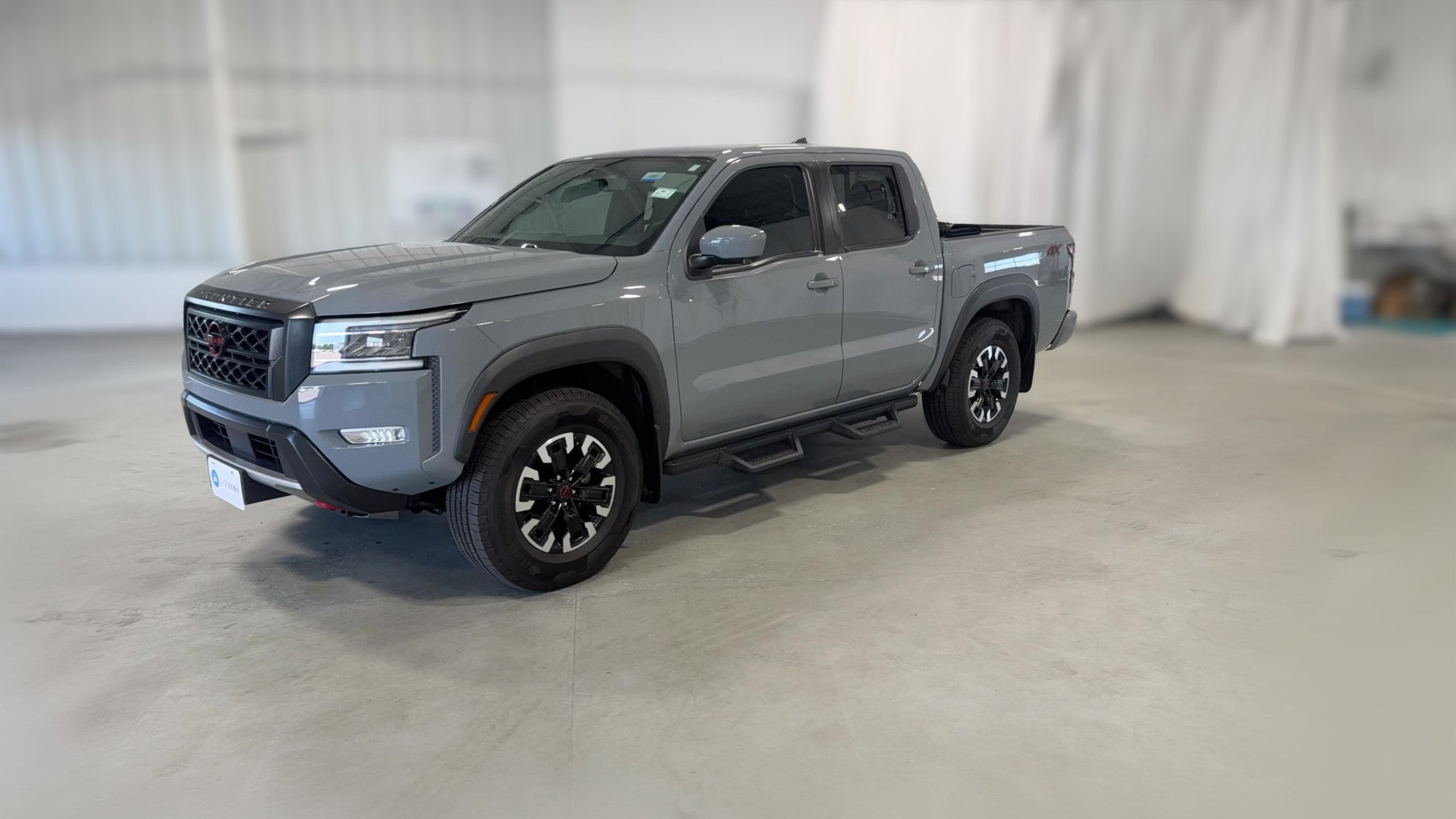 2024 Nissan Frontier Crew Cab vehicle photo
