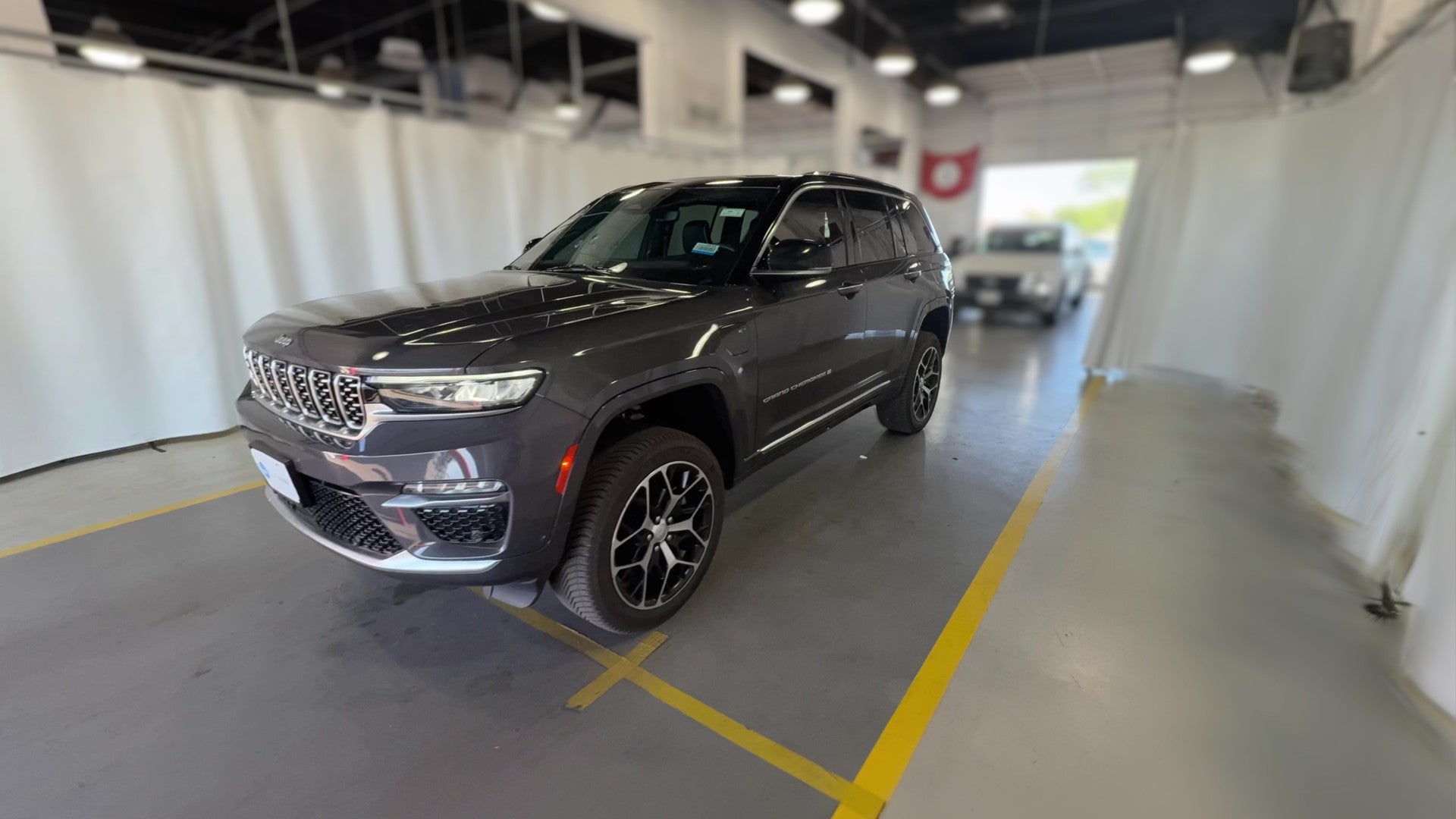 2022 Jeep Grand Cherokee 4xe vehicle photo