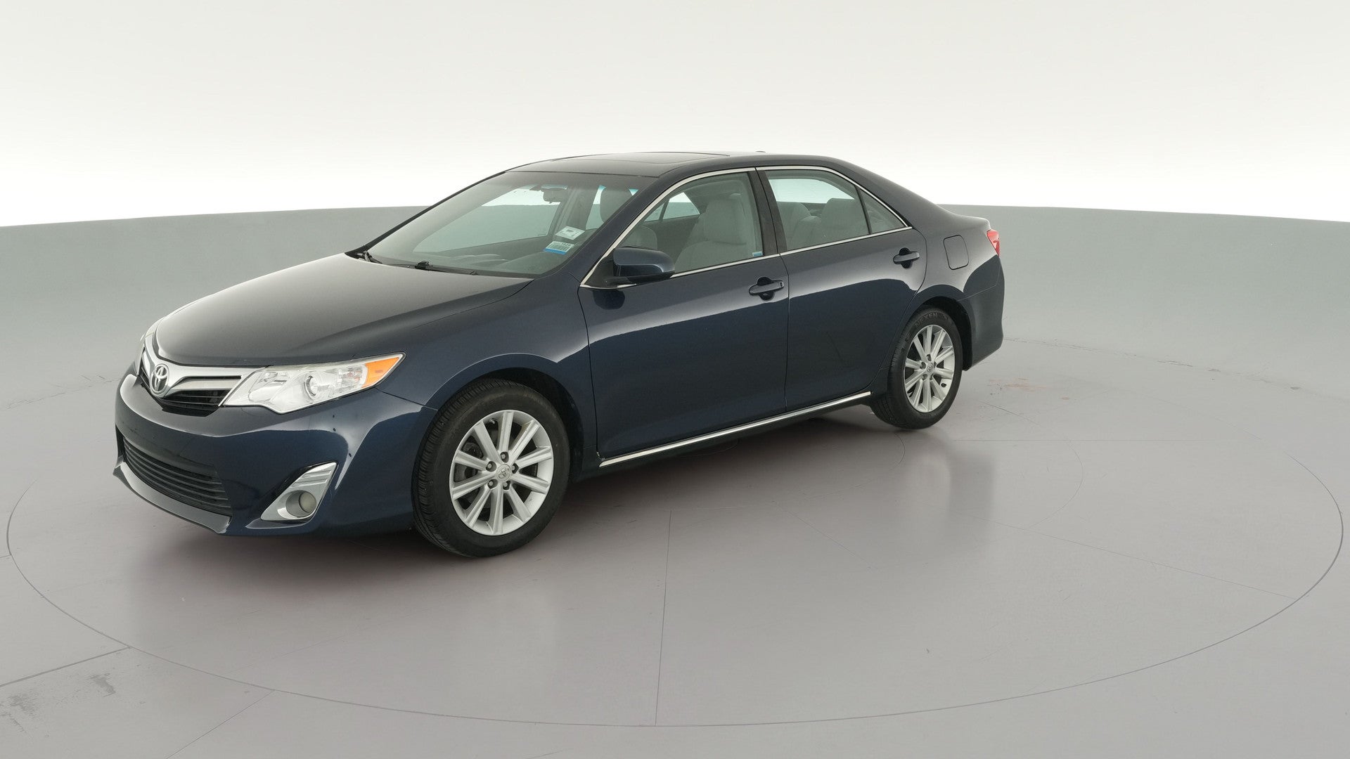 2014 Toyota Camry vehicle photo