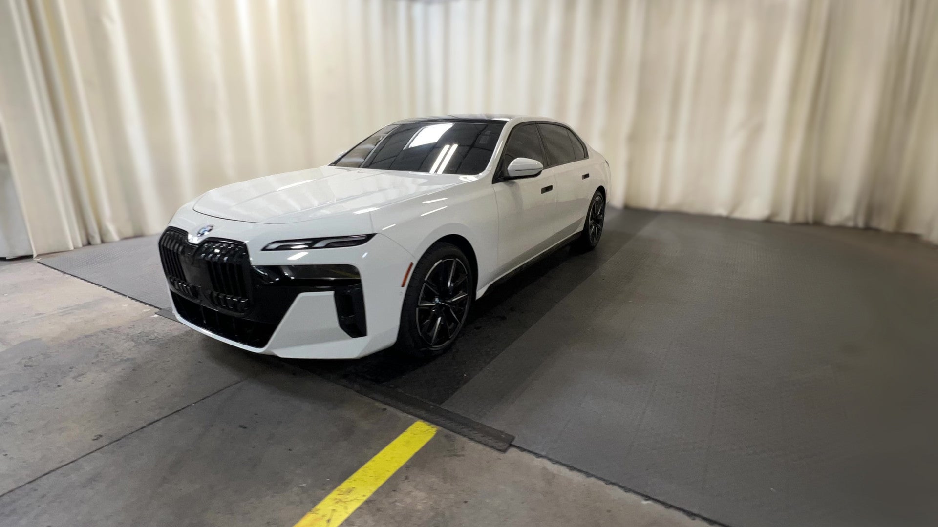 2023 BMW 7 Series vehicle photo