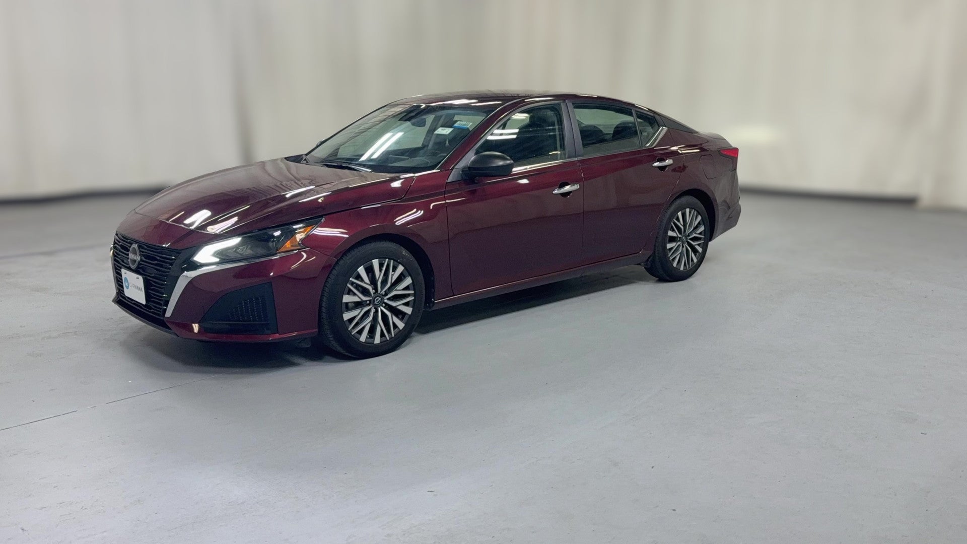 2025 Nissan Altima vehicle photo