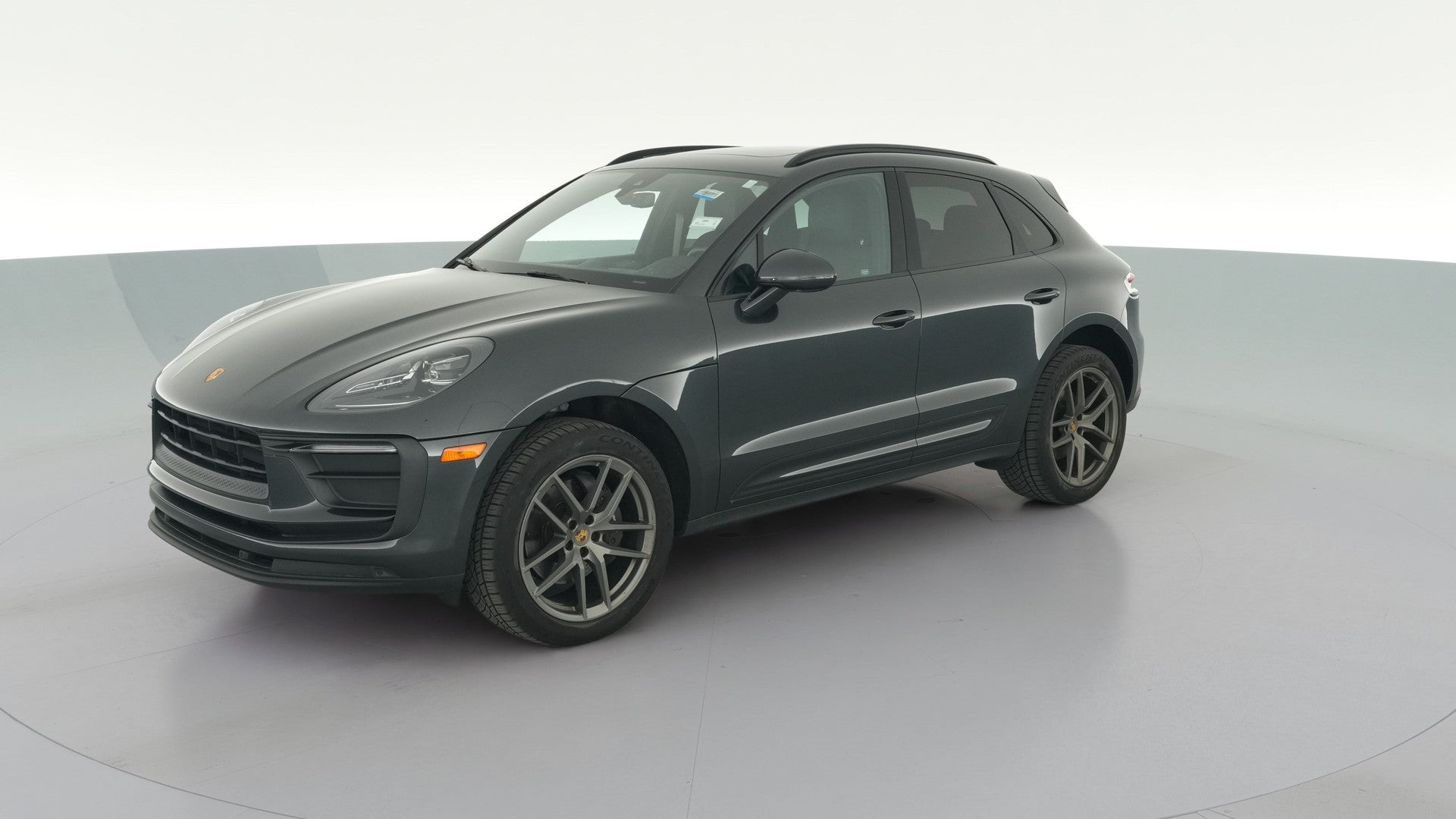 2022 Porsche Macan vehicle photo