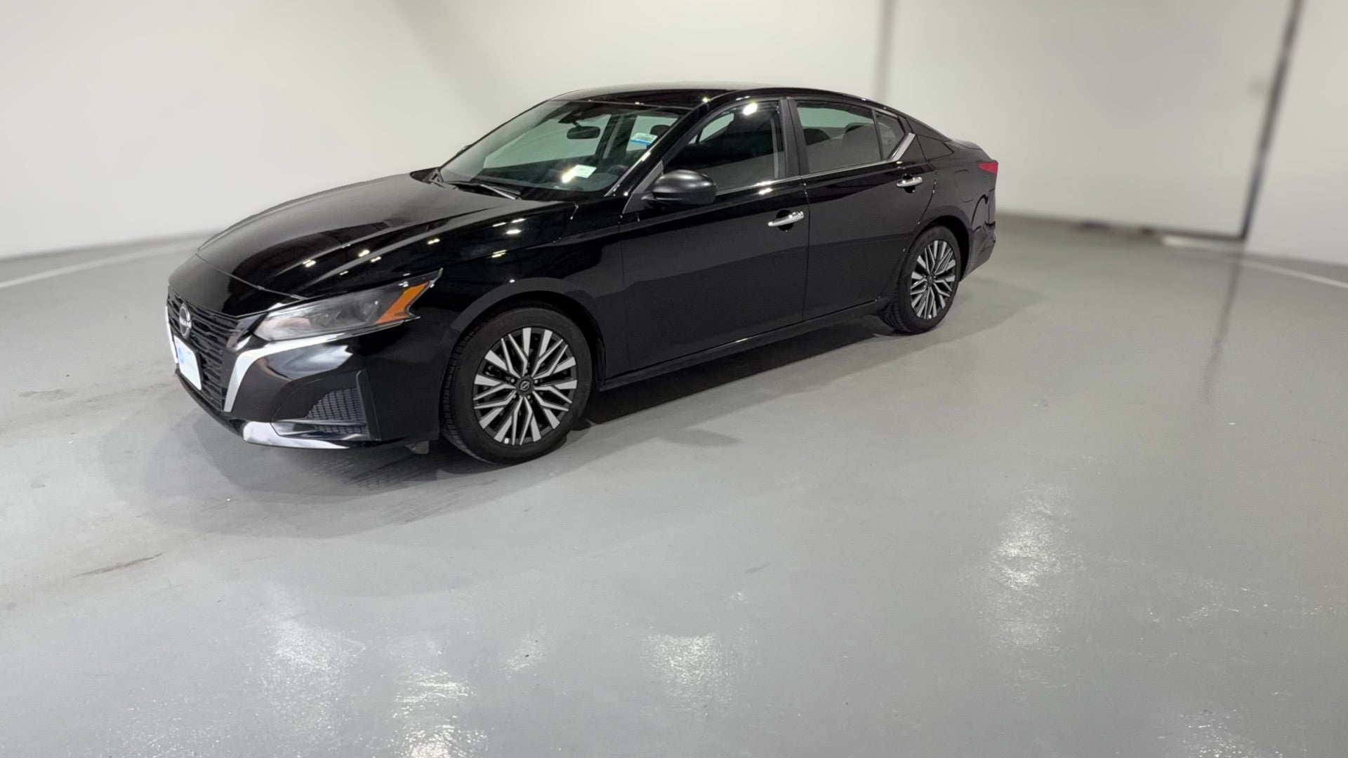 2025 Nissan Altima vehicle photo