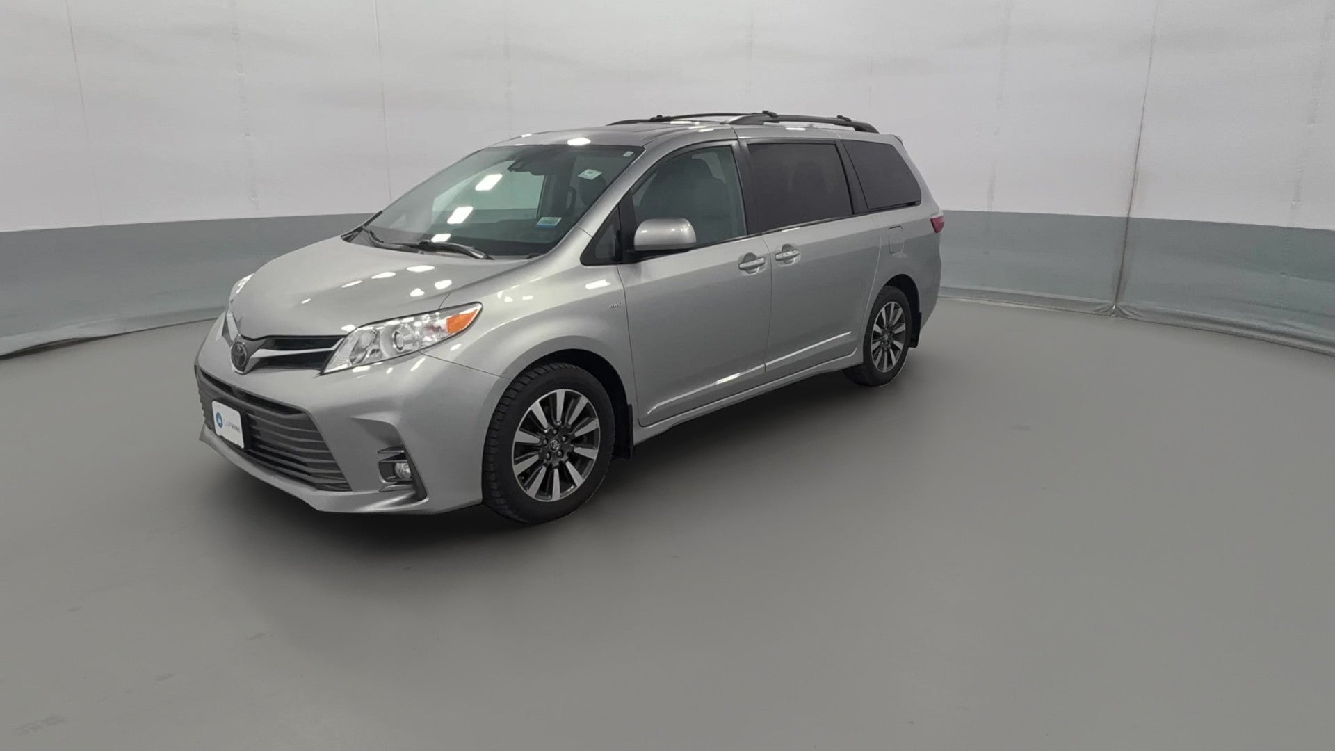 2019 Toyota Sienna vehicle photo