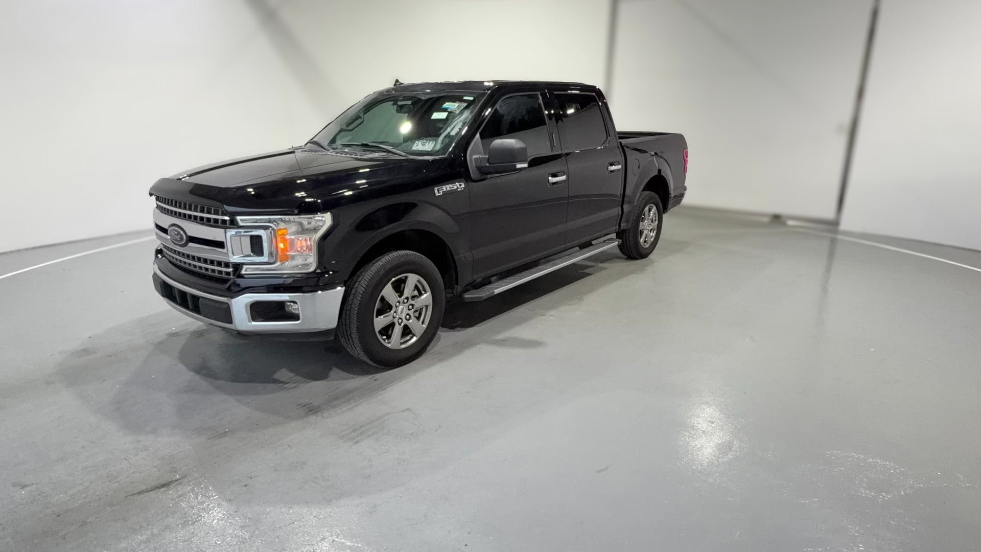 2020 Ford F150 SuperCrew Cab vehicle photo