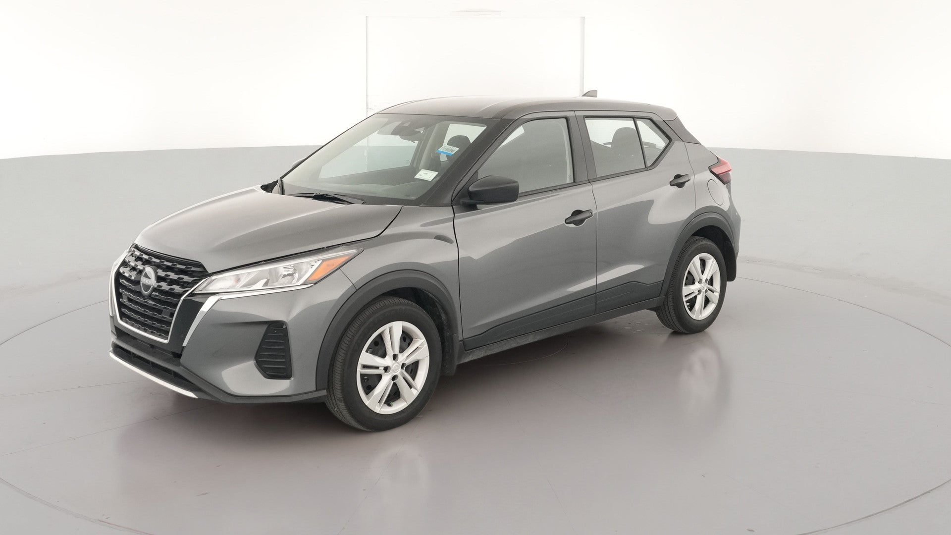 2025 Nissan Kicks Play vehicle photo