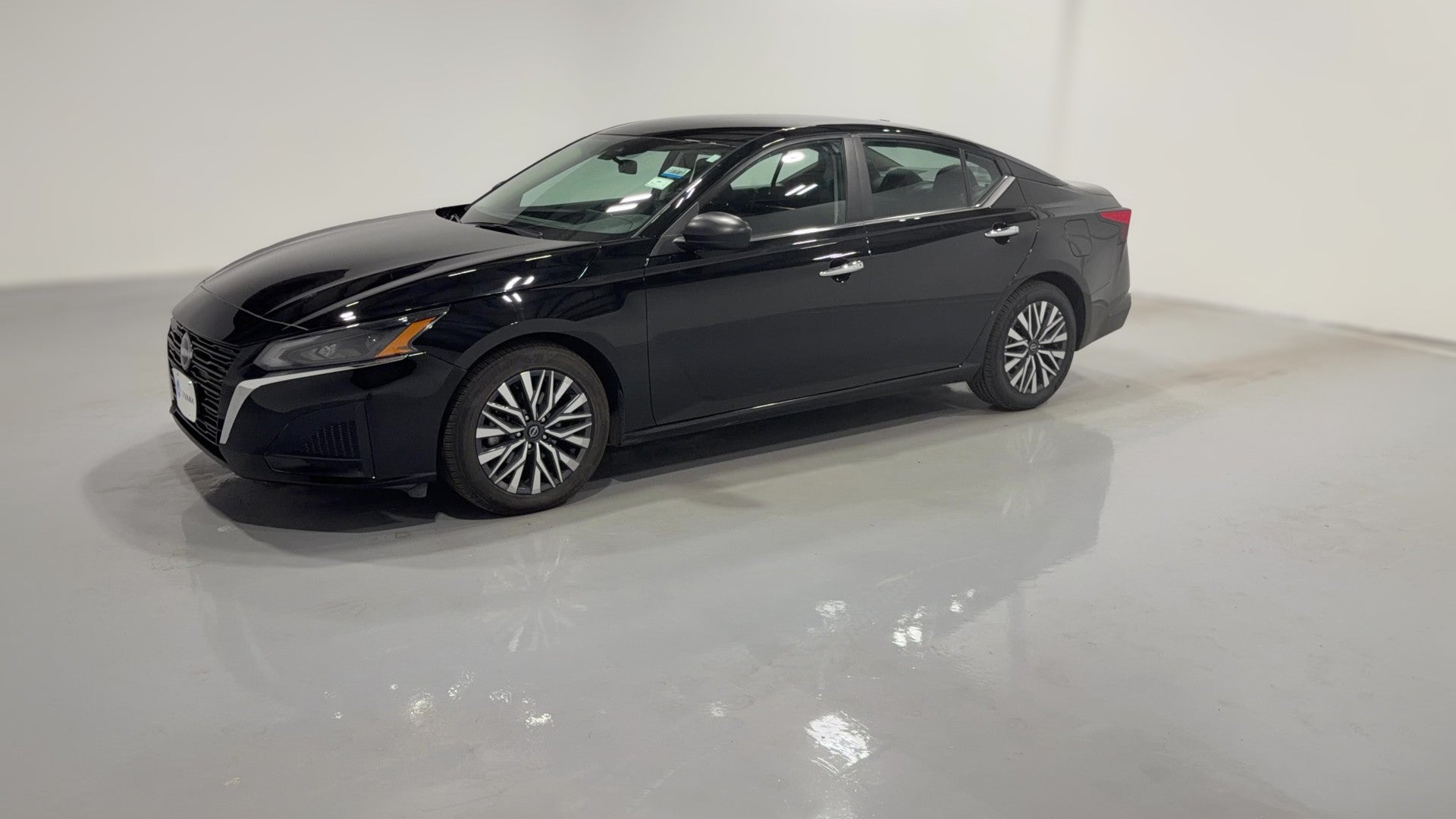 2025 Nissan Altima vehicle photo