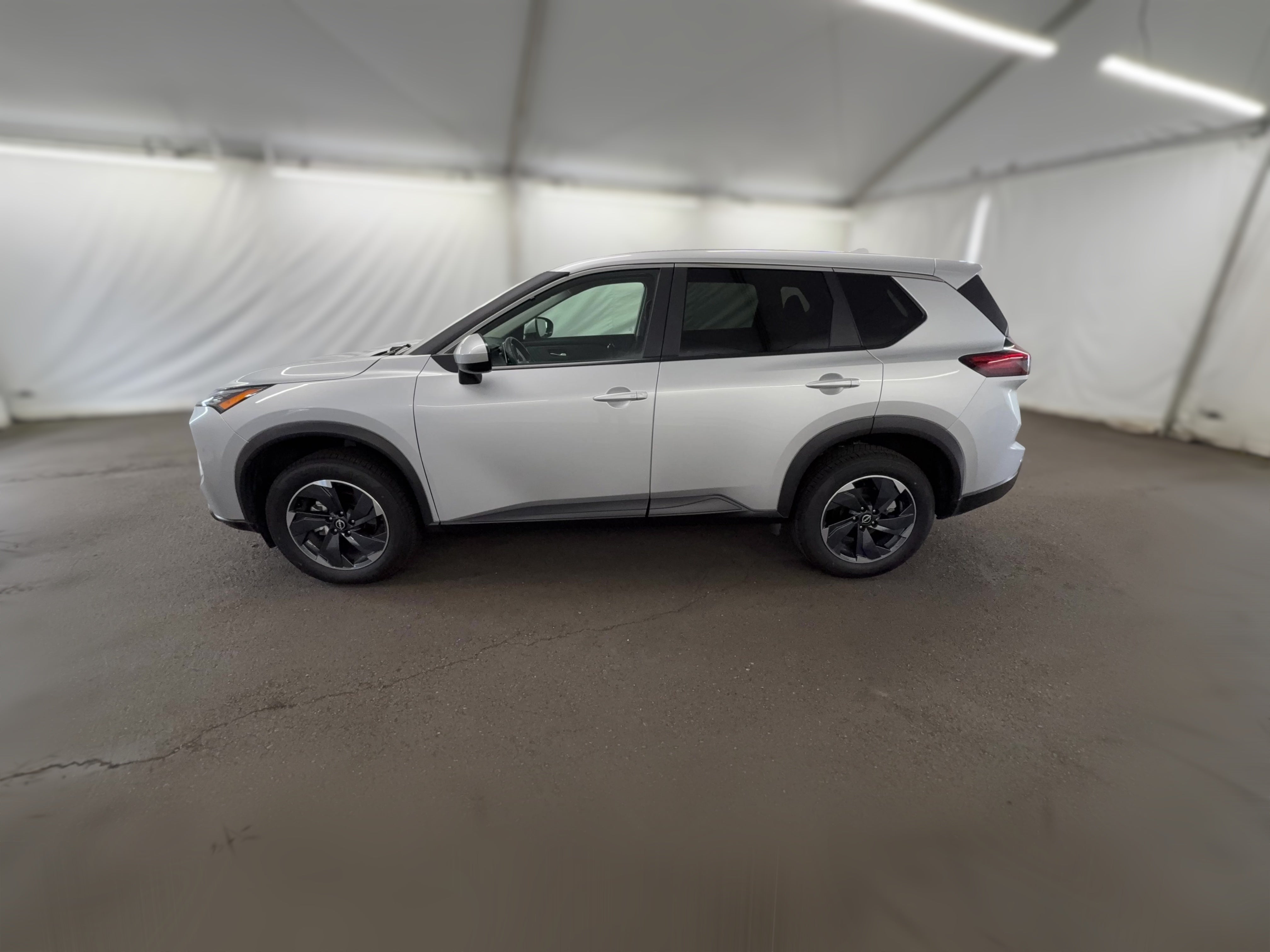 2025 Nissan Rogue SV - Photo 29