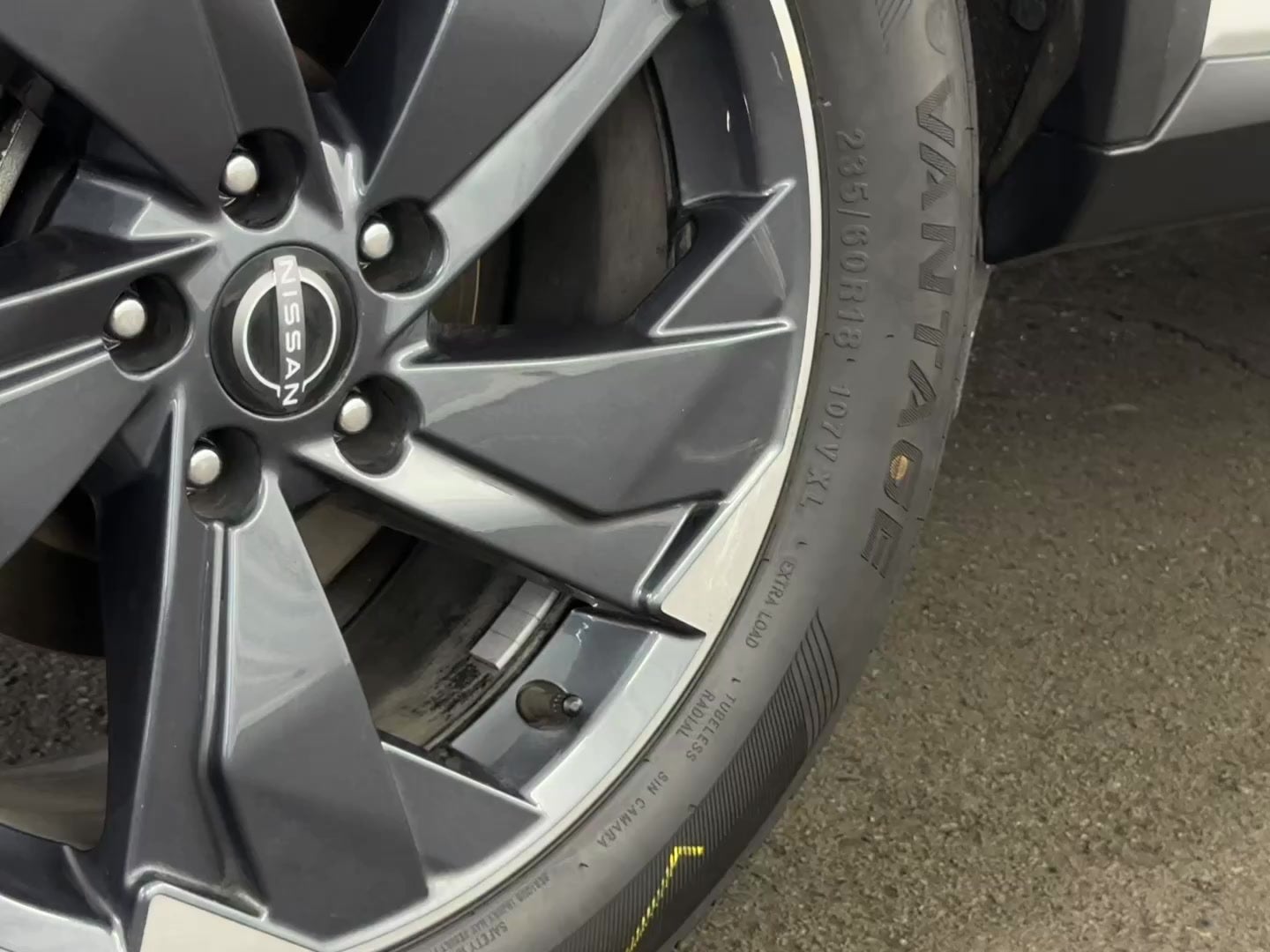 2025 Nissan Rogue SV - Photo 21