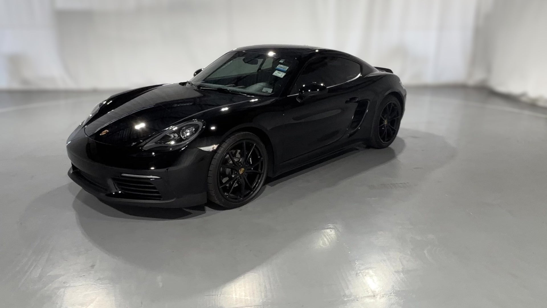 2019 Porsche 718 Cayman vehicle photo